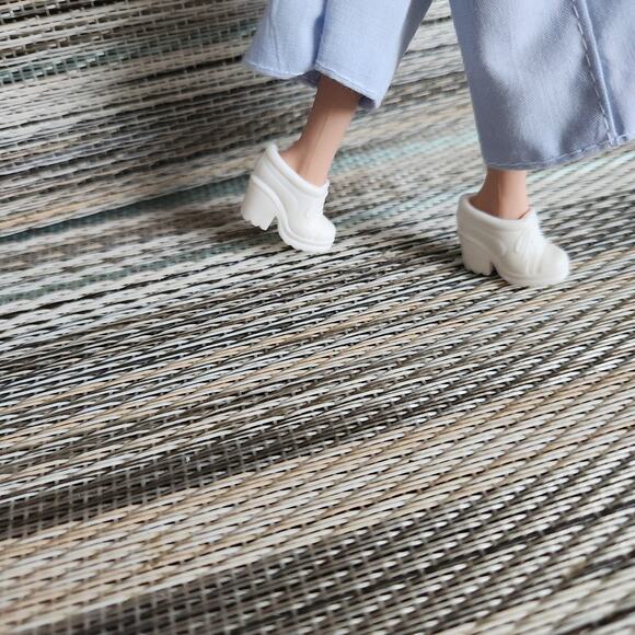 1/6 fashion doll outfit complete with shoes and accessories - Picture 6 of 7